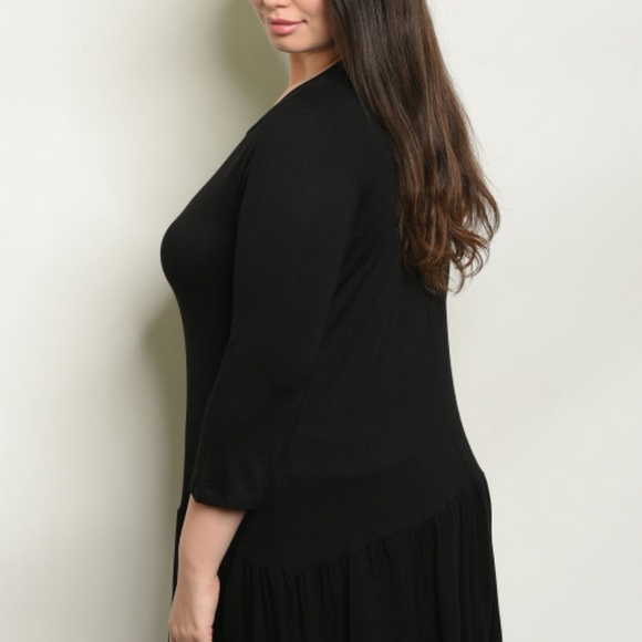 BLACK PLUS SIZE TOP - Picture 2 of 2
